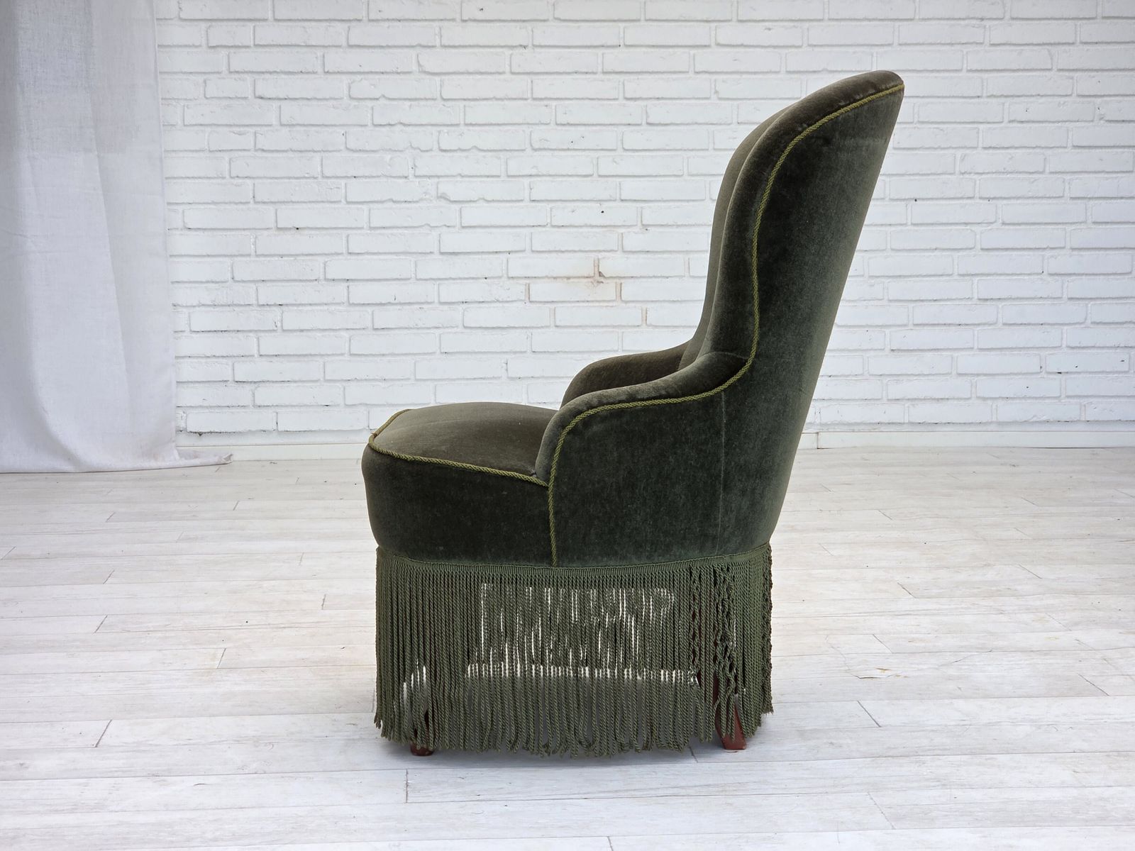 photo furniture 1970s, Danish Side Chair, Green Furniture Velour, Beech Wood Legs.