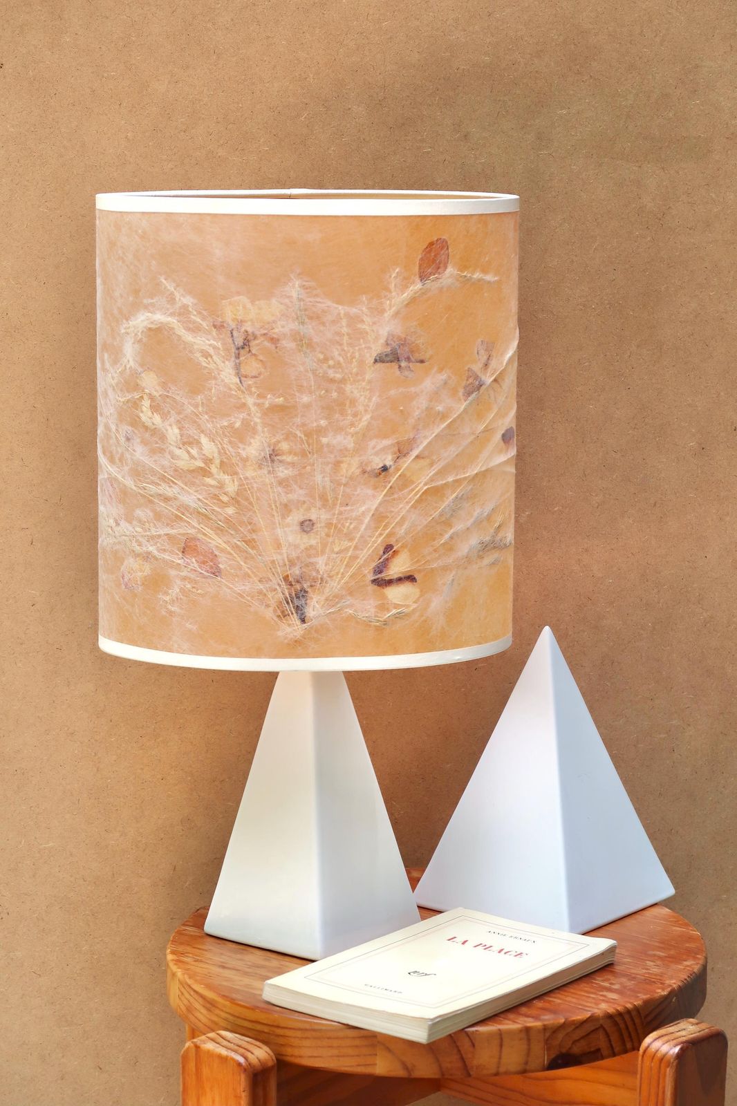 Table Lamp, White Porcelain Pyramid By S.A Manufactures, Porcelaine De Bruxelles, Herbarium Lampshade, 1980s / Minimalist Geometrical Pure photo for sale