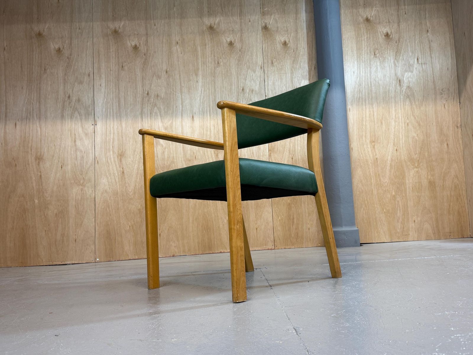 Parker Knoll Pk Mid Century Office Armchair In Green Antique Vinyl Leather.. Fully Refurbished & Restored.. photo vintage