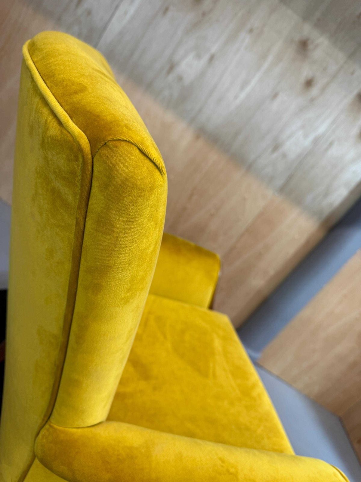 photo furniture Parker Knoll Beautiful Froxfield Armchair In Mustard Velvet Fabric.. Fully Refurbished & Restored..