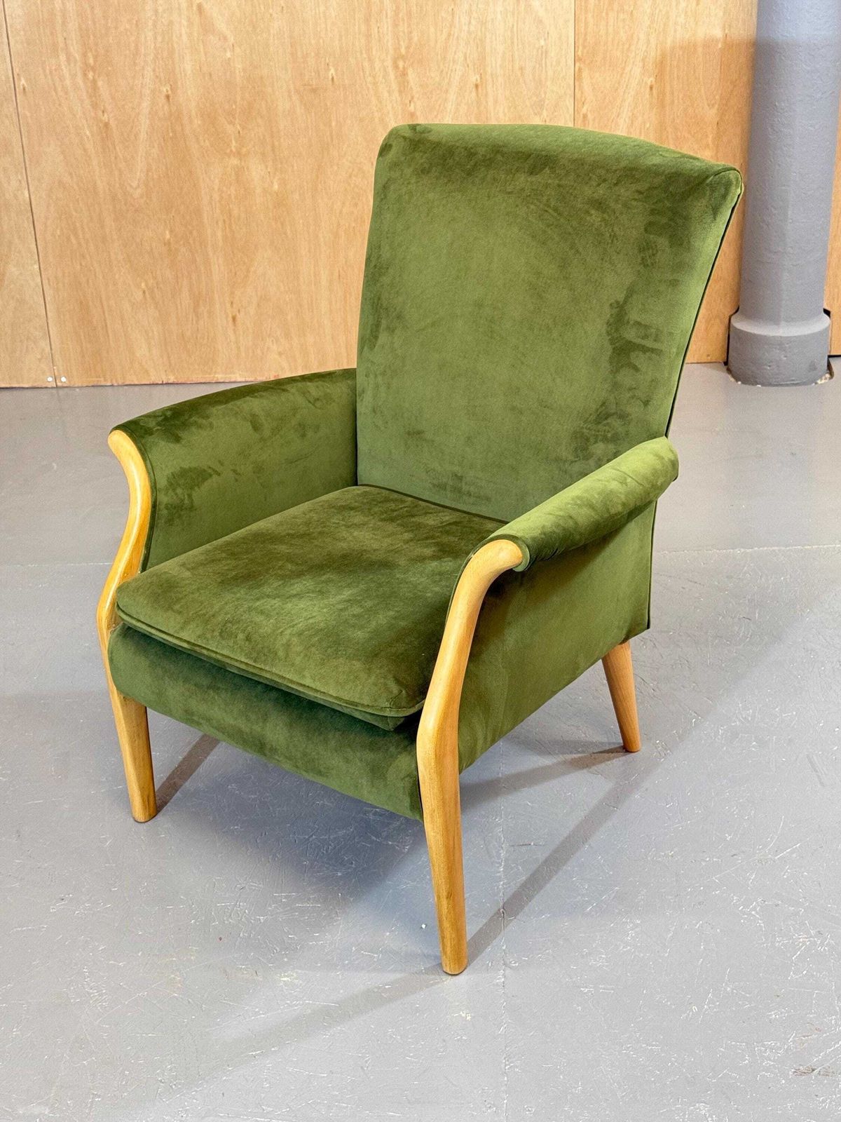 photo furniture Parker Knoll Beautiful Froxfield Armchair In Forest Green Velvet Fabric.. Fully Refurbished & Restored.