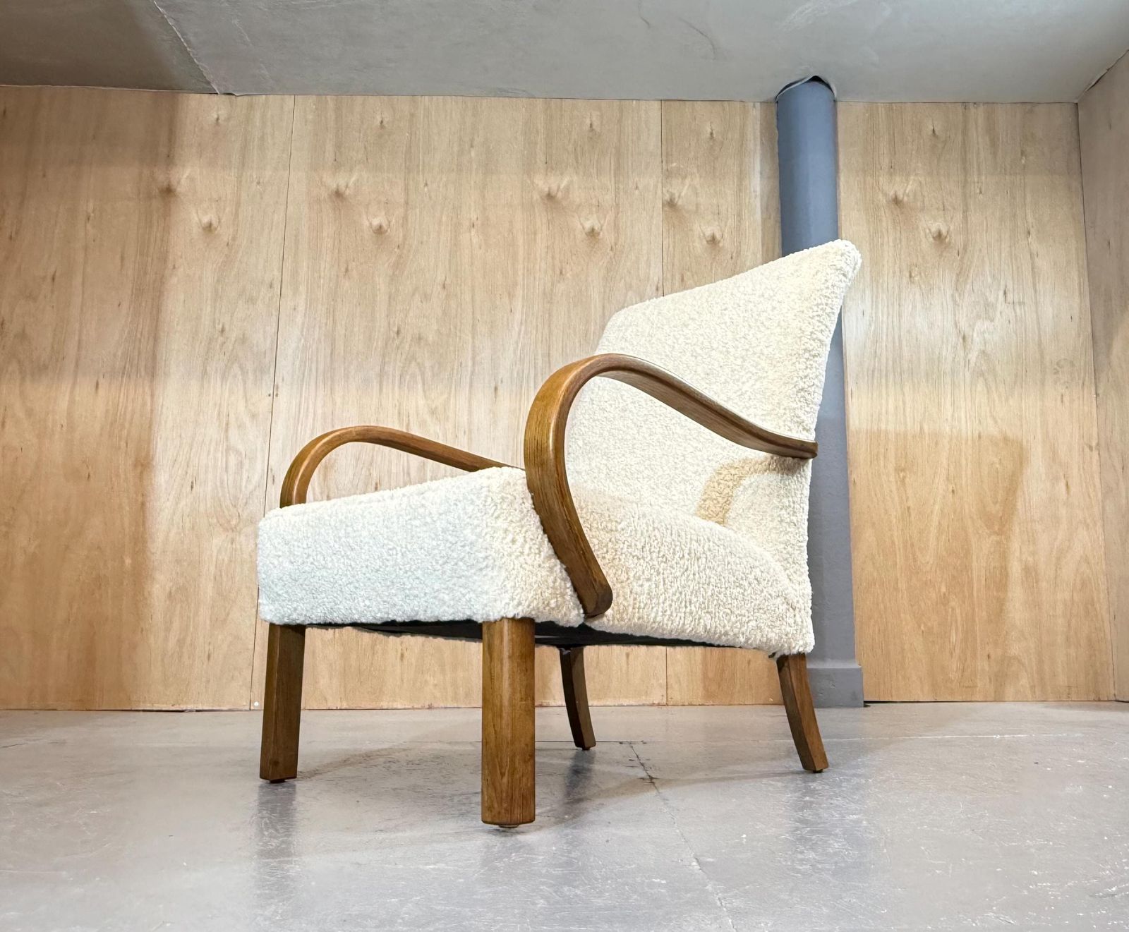 Parker Knoll Pk 704 1940’s Oak Armchair In (Faux) Lambs Sheep Fleece Plush Fabric Deep Boucle. Stunning Item.. Fully Refurbished & Restored photo furniture