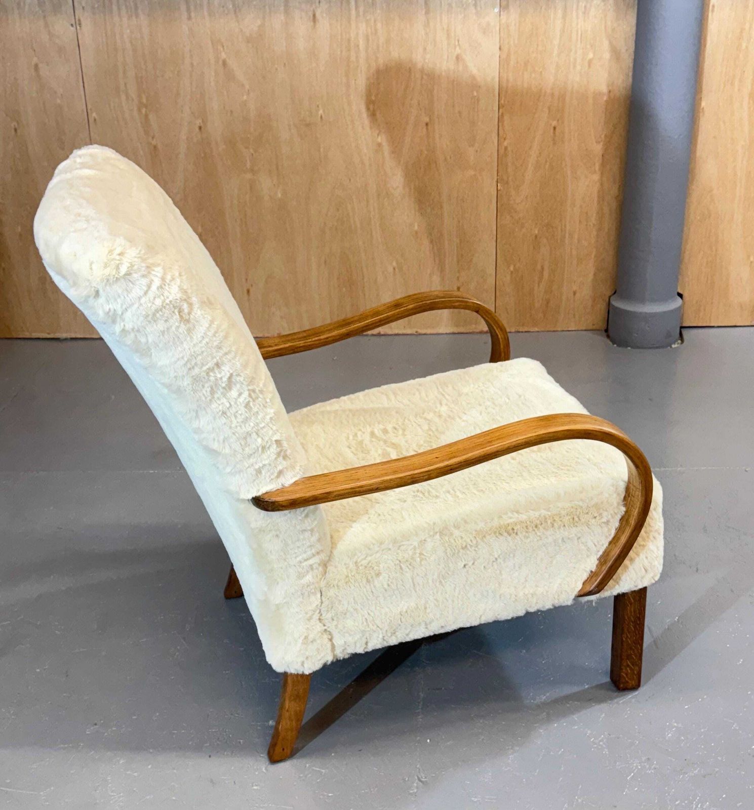 Parker Knoll Pk 704 1940’s Oak Armchair In Polar Fleece Nordic Fur Deep Pile Fabric. Stunning Item.. Fully Refurbished & Restored photo for sale