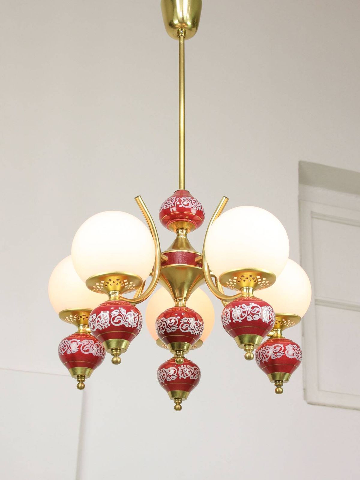 photo vintage Mid Century Italian Brass, Opaline & Ceramic Chandelier