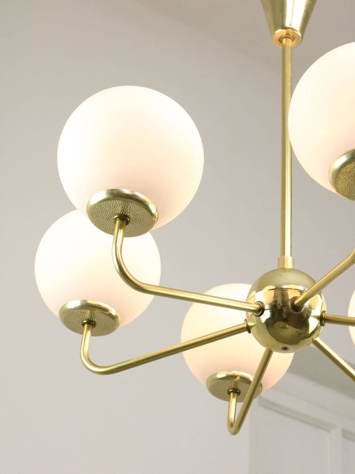photo vintage Mid Century Upward Sputnik Golden Chandelier, 60s