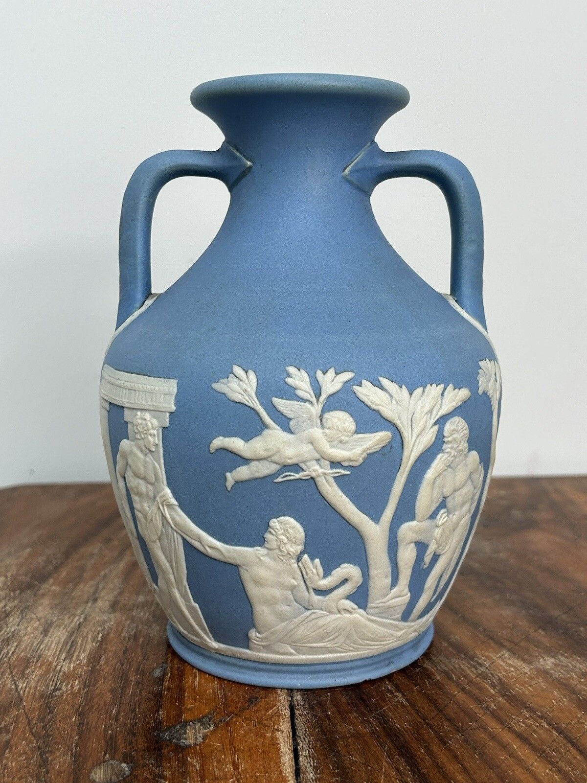 Wedgwood Light Blue Jasperware Portland Vase 18cm photo Home Decor