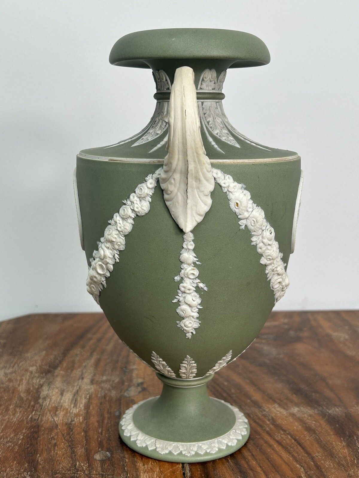 Wedgwood, Shield Shape, Green Jasper Vase photo vinterior
