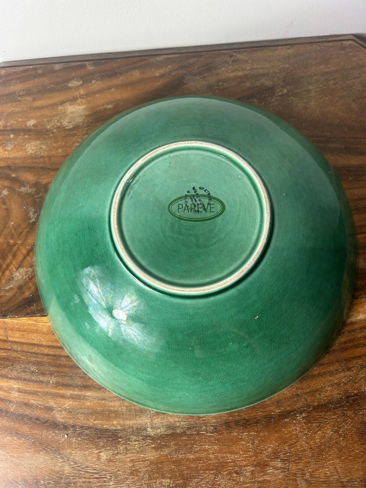 Wedgwood Of Etruria & Barlaston Green Glaze Majolica Leaf Bowl 11” photo for sale