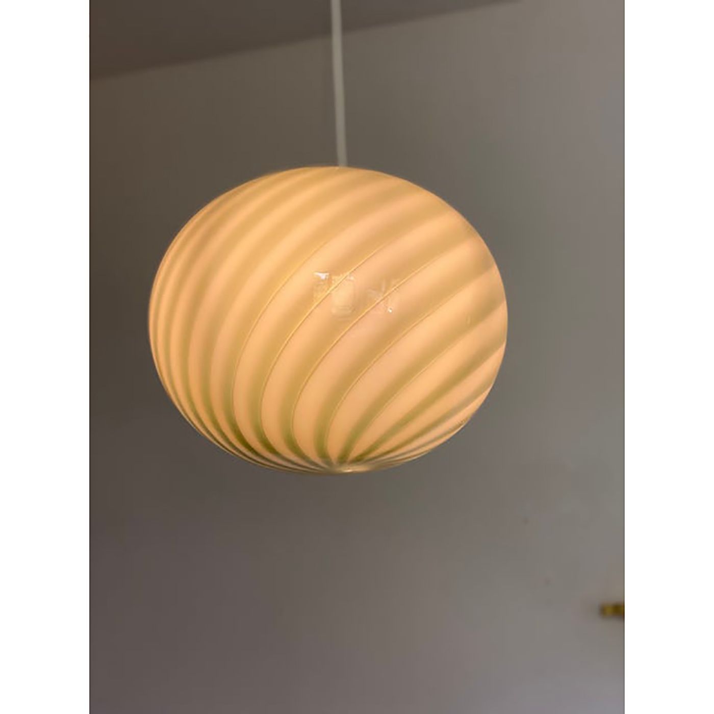 Contemporary Italian Green And White Oval Pendant In Murano Glass photo Lighting