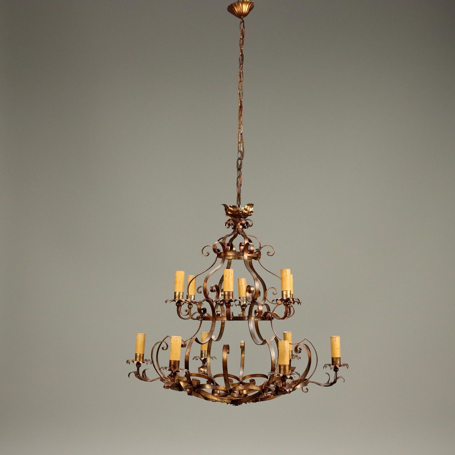 Antique Chandelier Gilded Iron Metal 12 Lights Italy XX Century