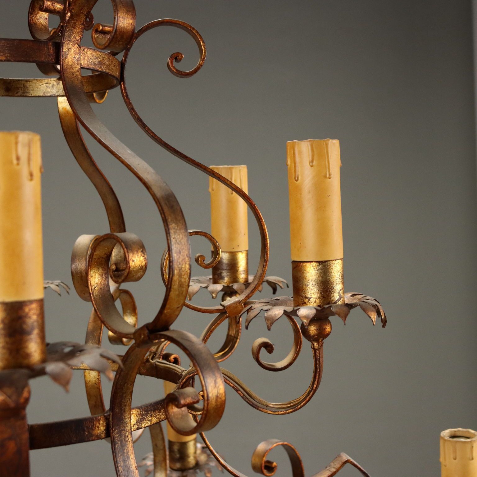 Antique Chandelier Gilded Iron Metal 12 Lights Italy XX Century photo vinterior