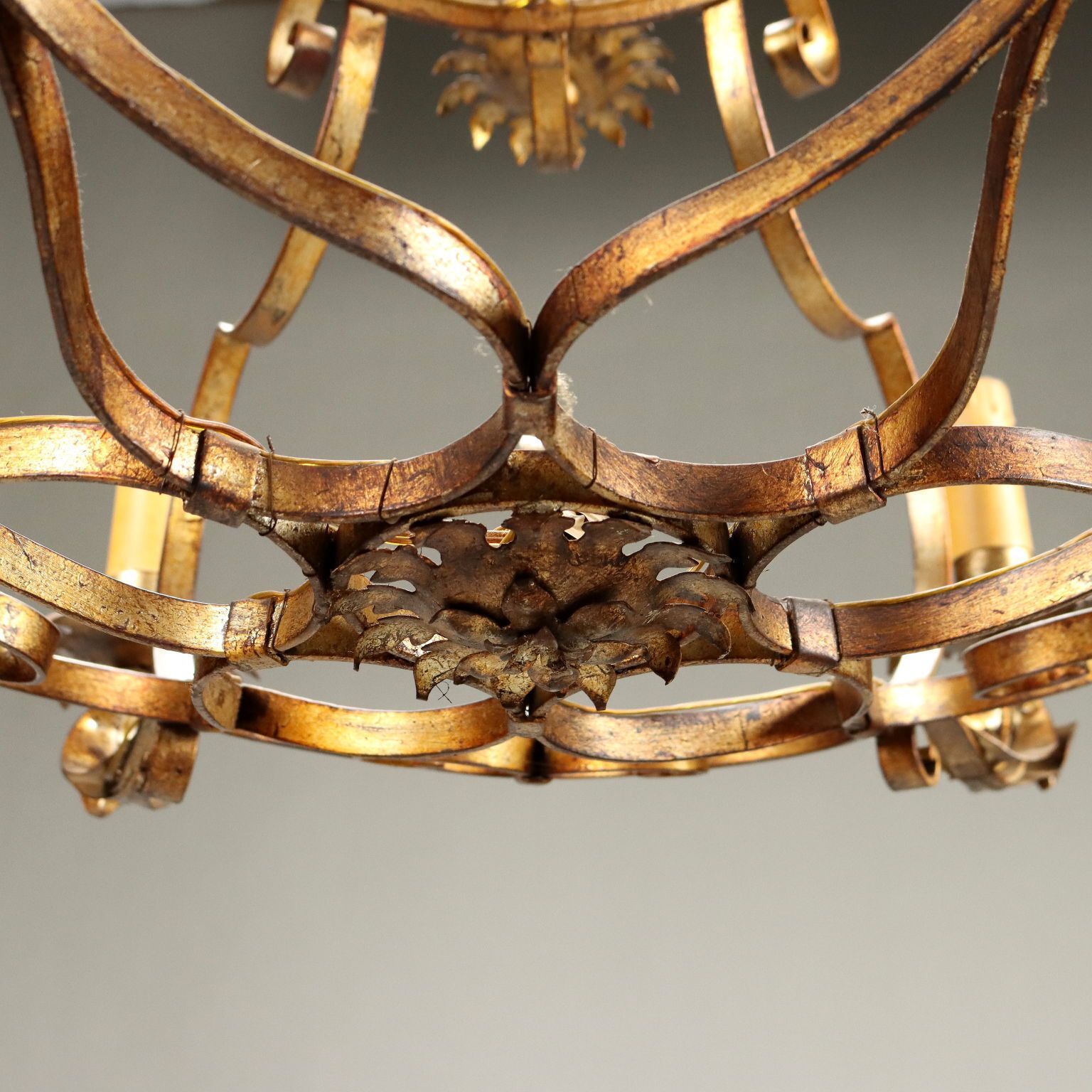 photo furniture Antique Chandelier Gilded Iron Metal 12 Lights Italy XX Century