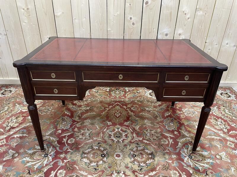 Bureau Plat De Style Louis XVI Acajou Et Cuir Rouge photo for sale