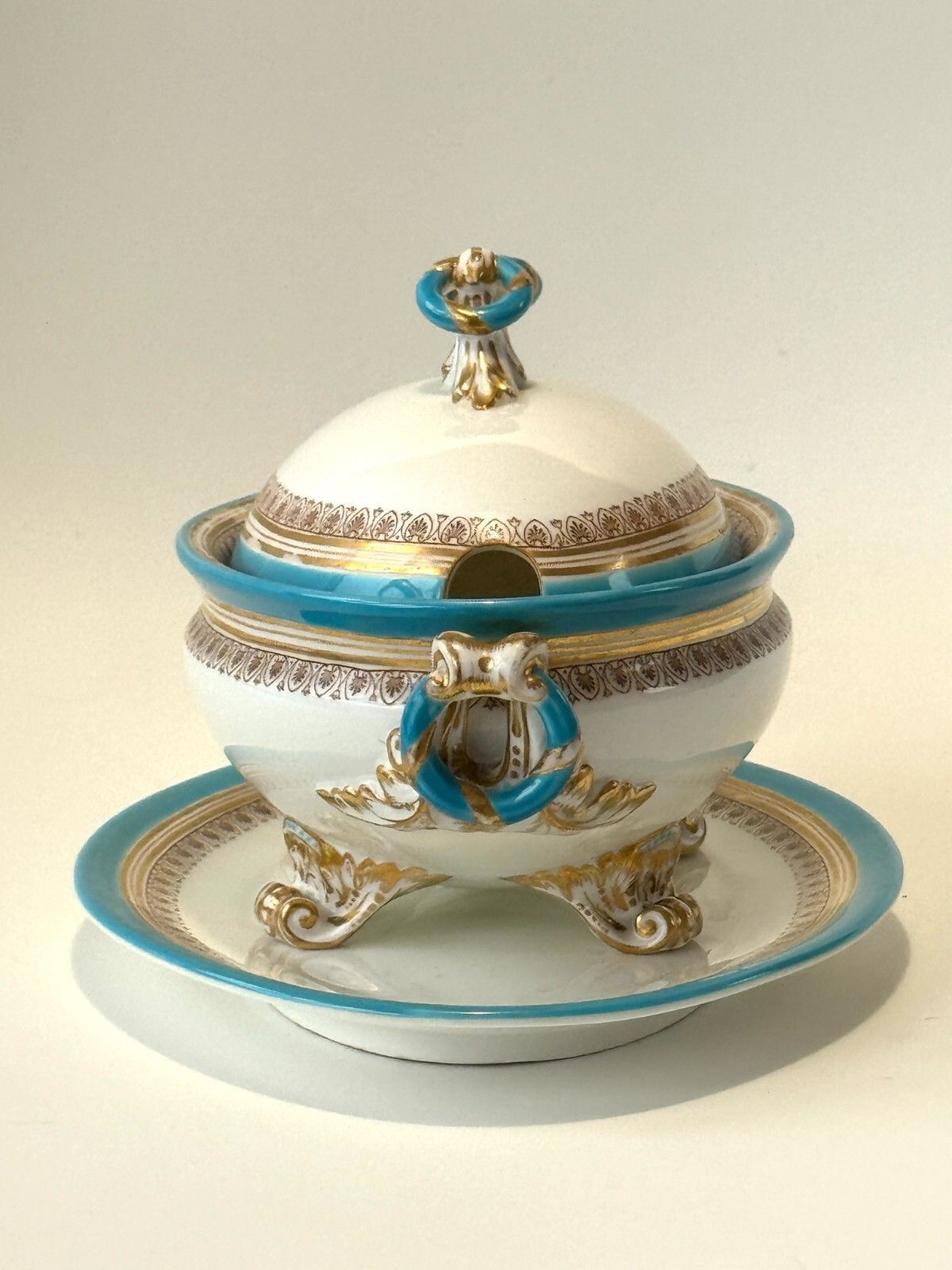 A Pair Of Late 19th Century Porcelain Royal Worcester Tureens 1884 A/F photo buy
