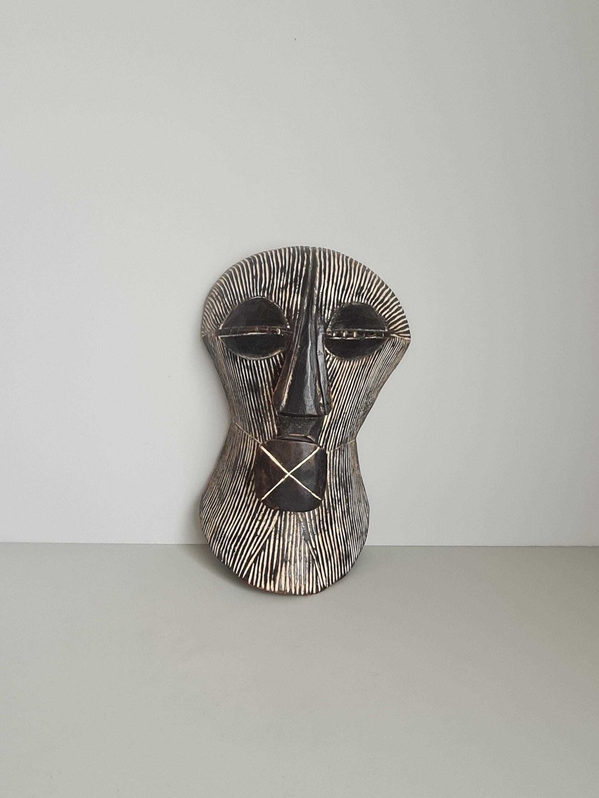 African Mask Songye Kifwebe Democratic Republic Of Congo / African Art / Primitive Arts / Africa / Mid Century / 20th Century photo furniture