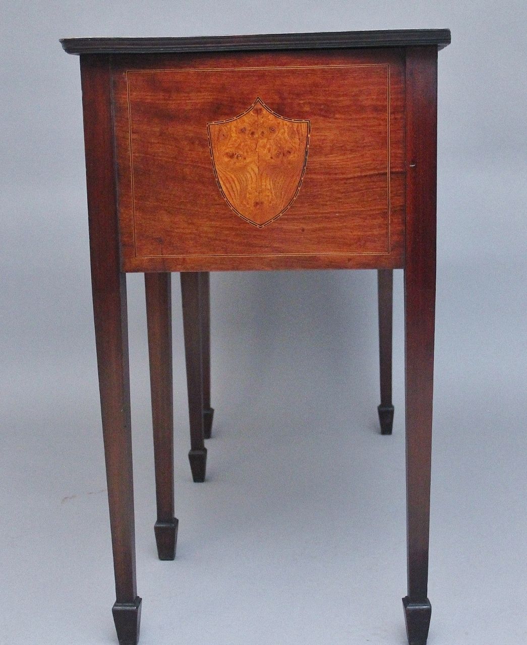 photo vinterior 19th Century Mahogany And Burr Elm Sideboard By “The Woodworkers Ltd, Kilkenny