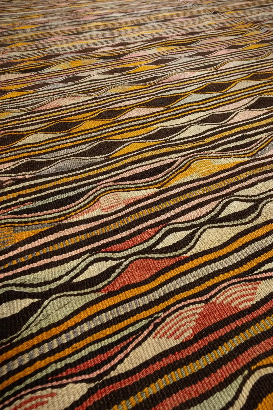 Mut Vintage Kilim 353x209cm, 1960s photo vinterior