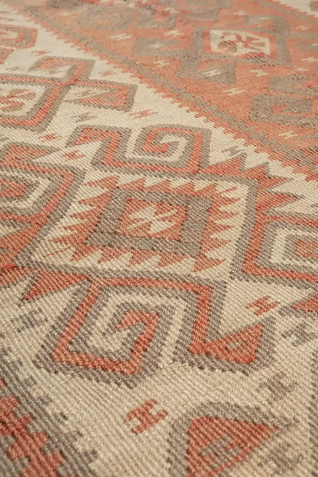 Van Vintage Kilim 230x138cm, 1960s photo Textiles