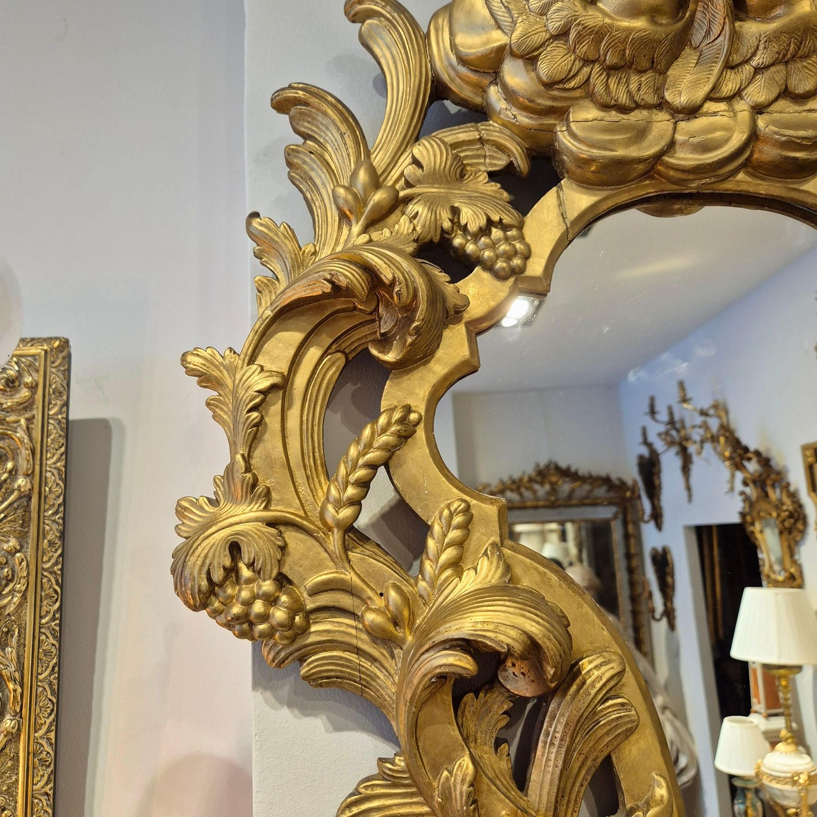 Gilded Wood Mirror With Putti, Italy, 19th Century photo vinterior