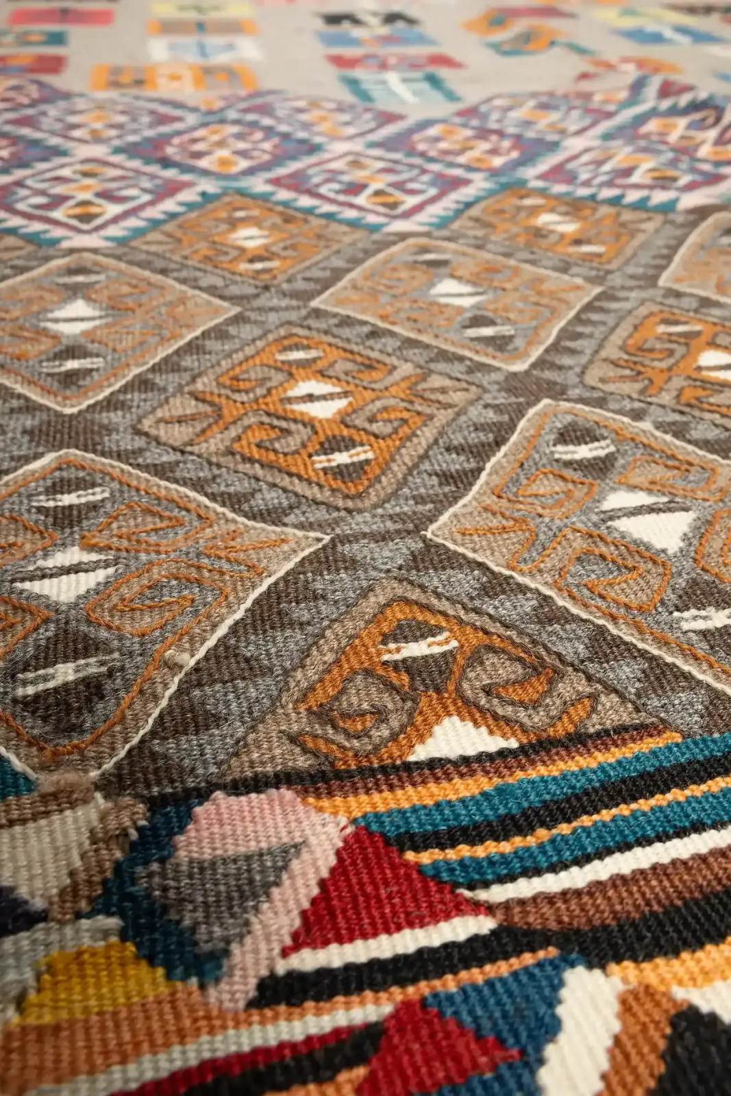 Van Vintage Kilim 280x123cm, 1960s photo Textiles