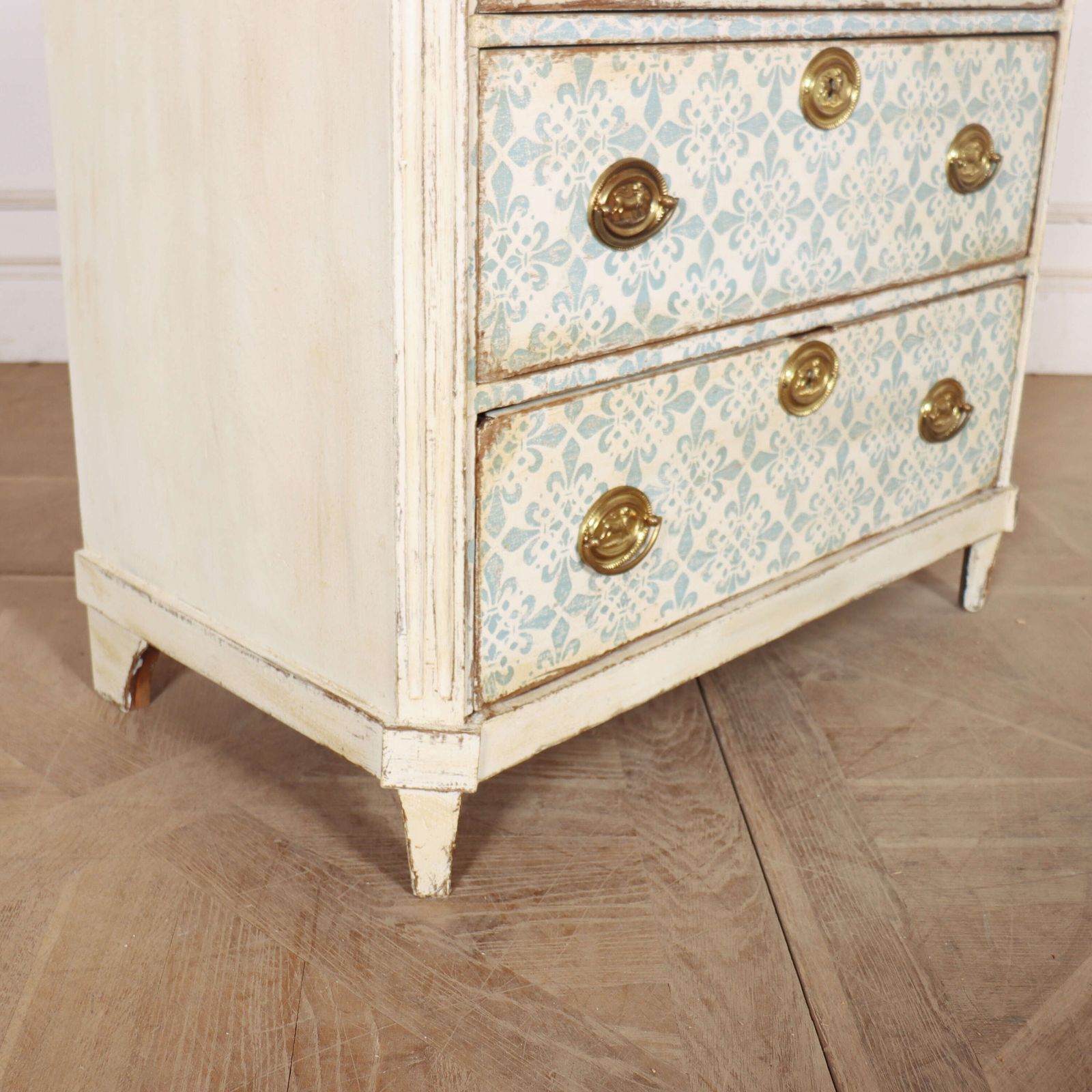 photo furniture Swedish Painted Oak Commode, 1800s