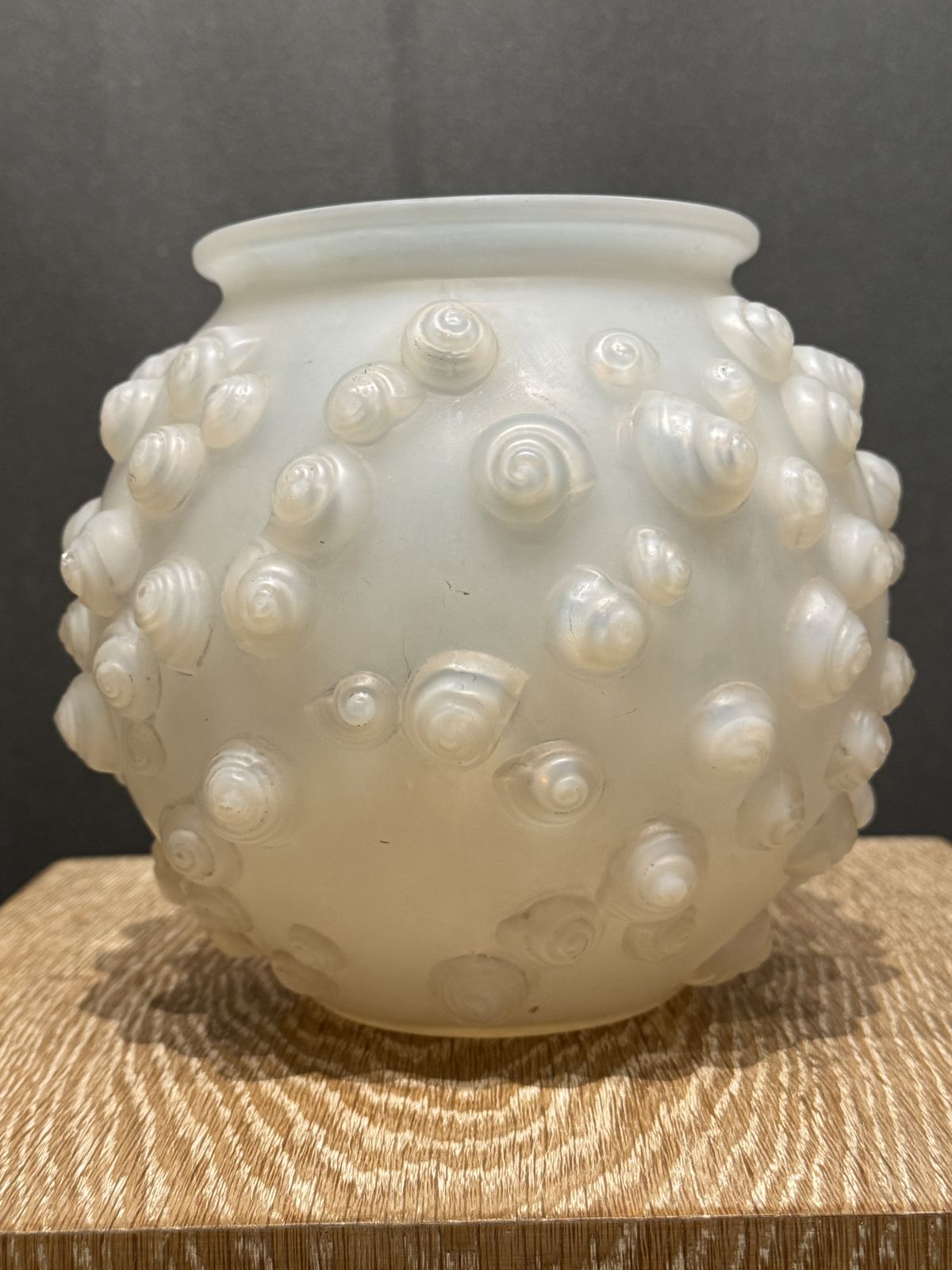 A R.Lalique Palissy Opalescent Glass Vase photo vinterior