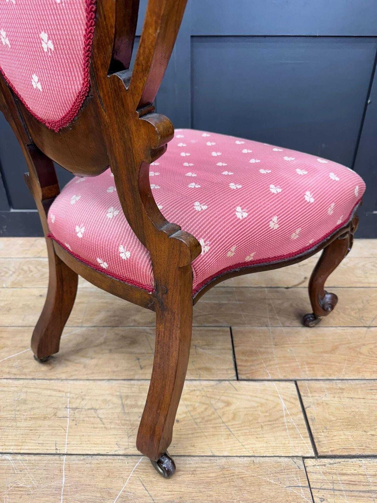Victorian Carved Walnut Nursing Chair – Scroll Legs & Red Side Bedroom Chair photo buy