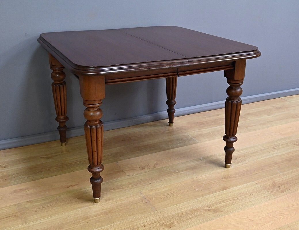Victorian Mahogany Extending Table, England – Part 2 Of The 19th Century photo vinterior