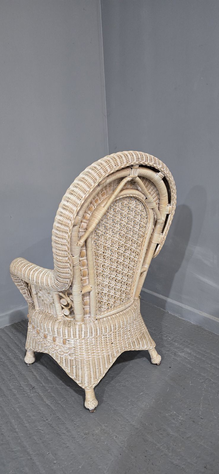 Lovely Painted Wicker Peacock Chair photo vinterior
