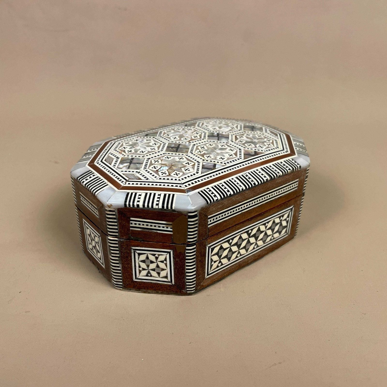 Vintage Small Wooden Mother Of Pearl Inlay Box Trinket Jewellery Middle Eastern Red Lining Octagon Lidded Top Lid Patterned Pattern Handmade