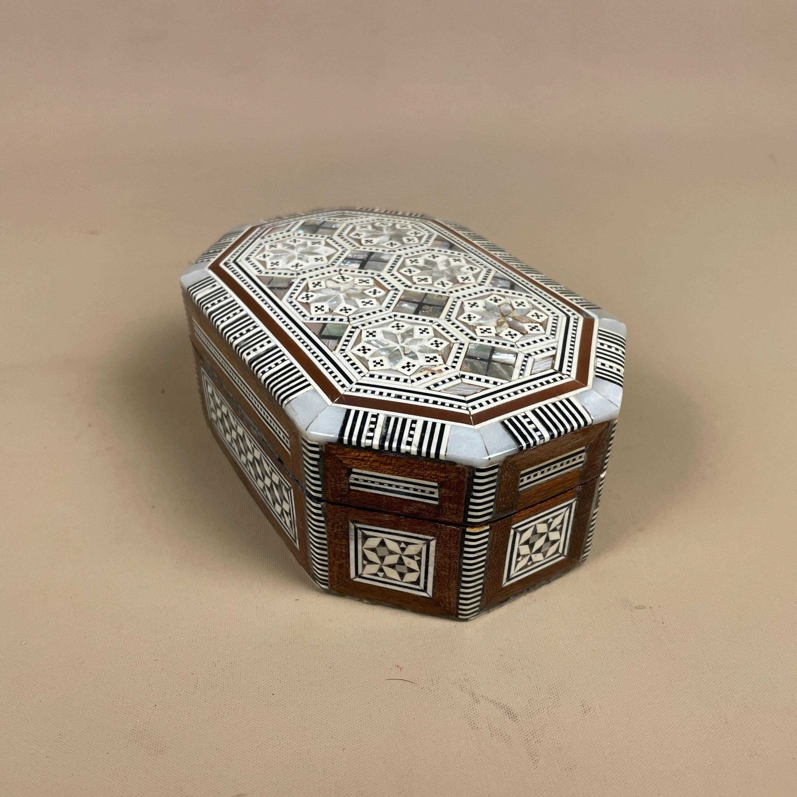 Vintage Small Wooden Mother Of Pearl Inlay Box Trinket Jewellery Middle Eastern Red Lining Octagon Lidded Top Lid Patterned Pattern Handmade photo vinterior