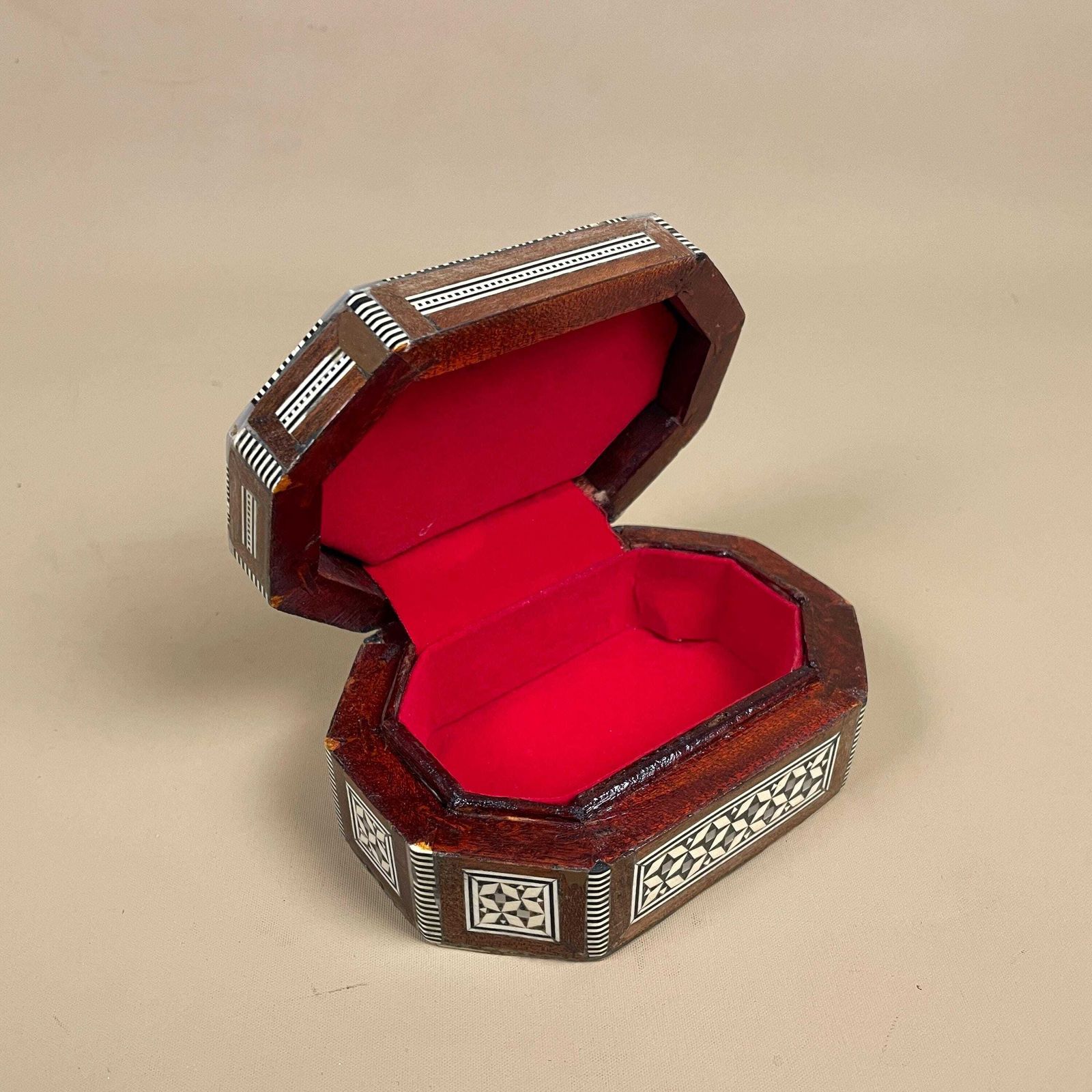 photo furniture Vintage Small Wooden Mother Of Pearl Inlay Box Trinket Jewellery Middle Eastern Red Lining Octagon Lidded Top Lid Patterned Pattern Handmade