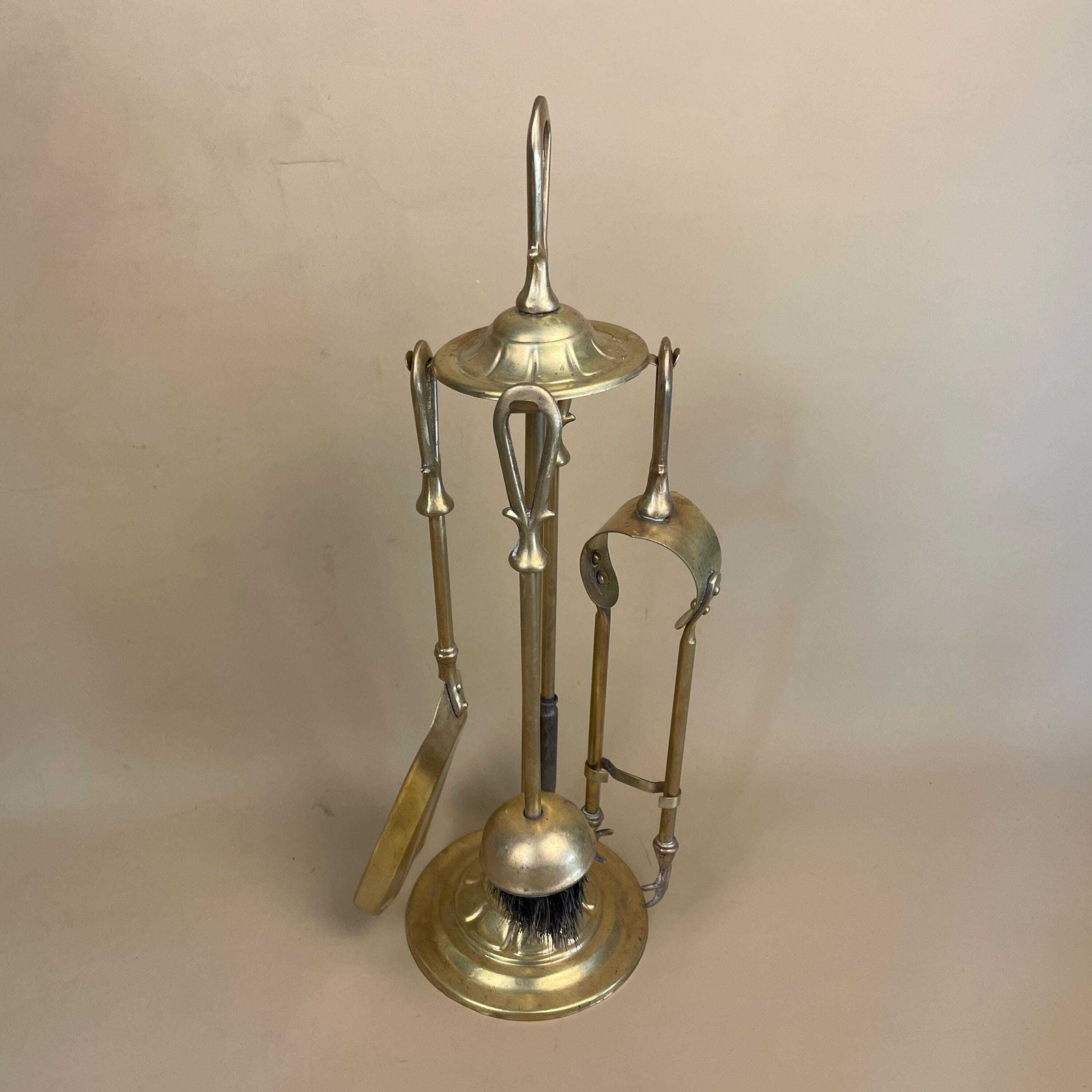 Antique Brass Gold Metal Fireside Tools Stand Vintage Companion Set Fireplace Gold Fireside Fire Farmhouse Cottage Heart Four Piece 4 photo 85.0