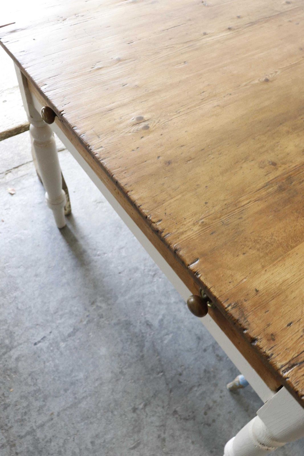 Lovely Large Rustic Pine Farmhouse Cream Painted Kitchen Table With Two Cutlery Drawers photo 950.0