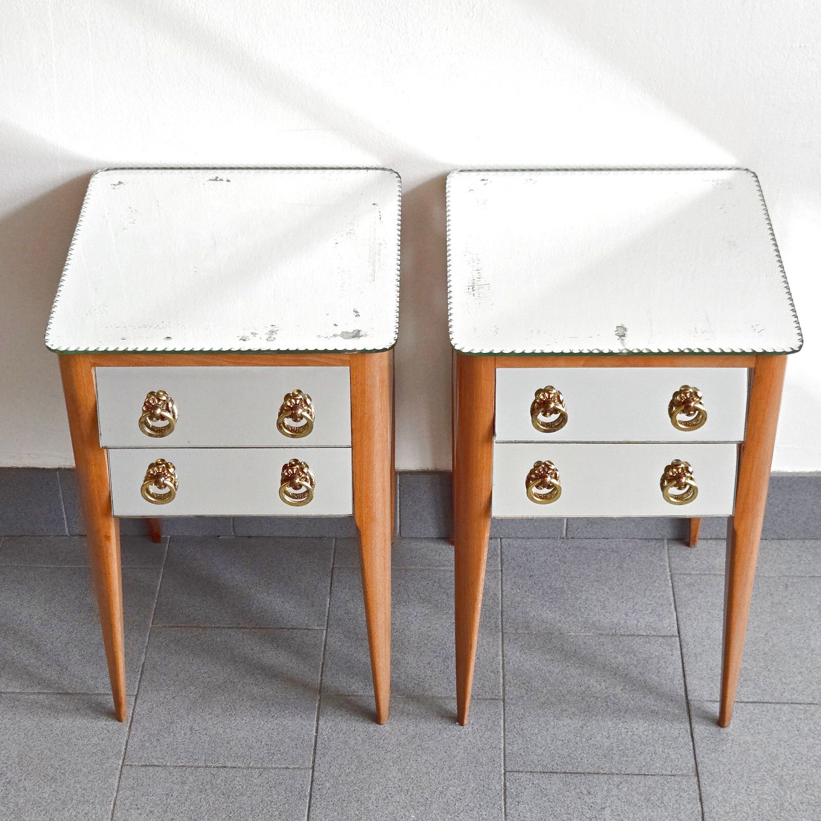 Pair Of Vintage 1950s Brass Mirror Bedside Tables Gold & Hetre 50s 50s photo Furniture