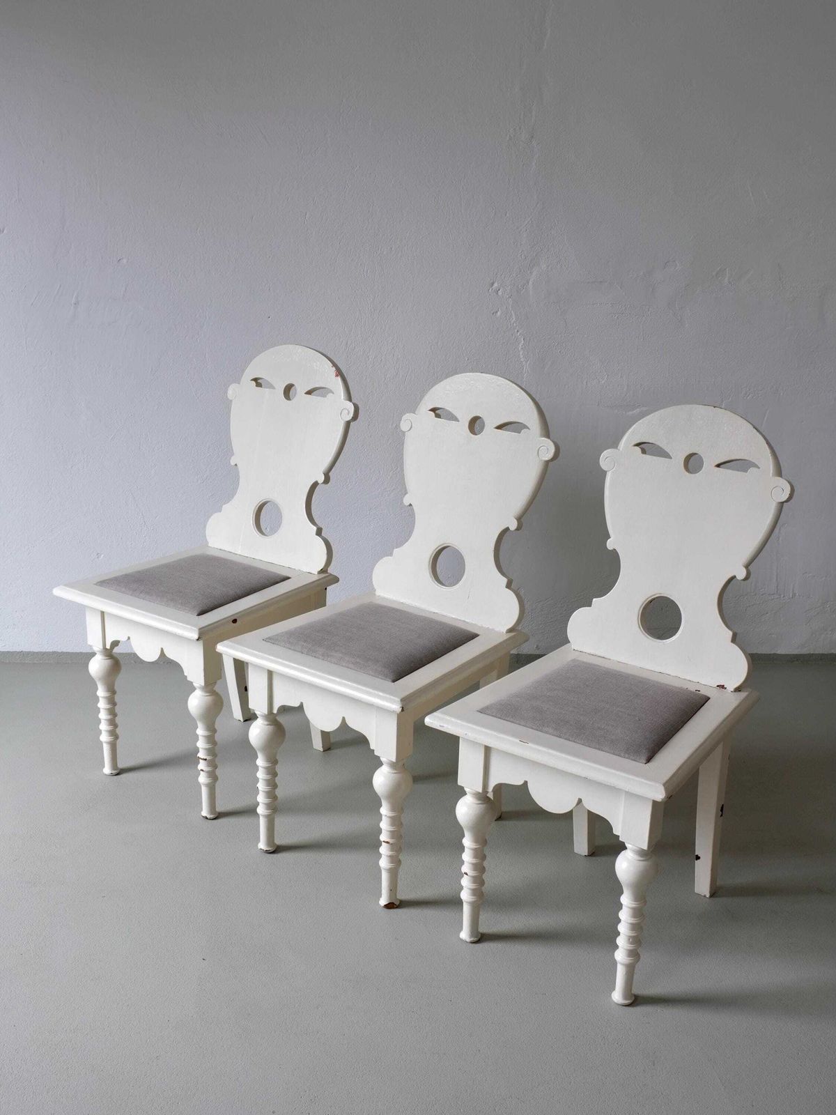 Swedish Folk White Painted Chair | 1of 3 | 1920s photo 579.0