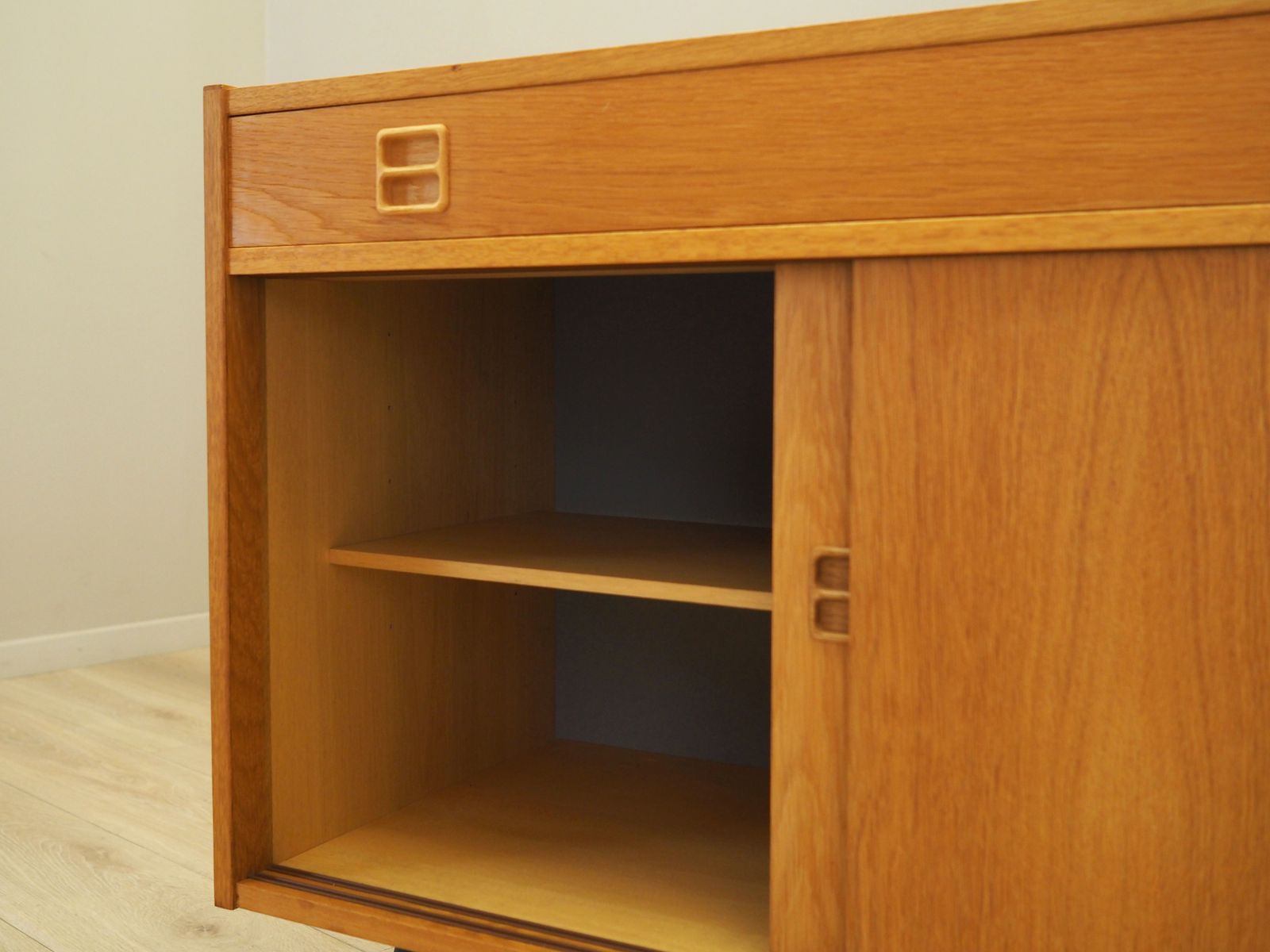 photo vinterior Ash Cabinet, Danish Design, 1960s, Production: Denmark