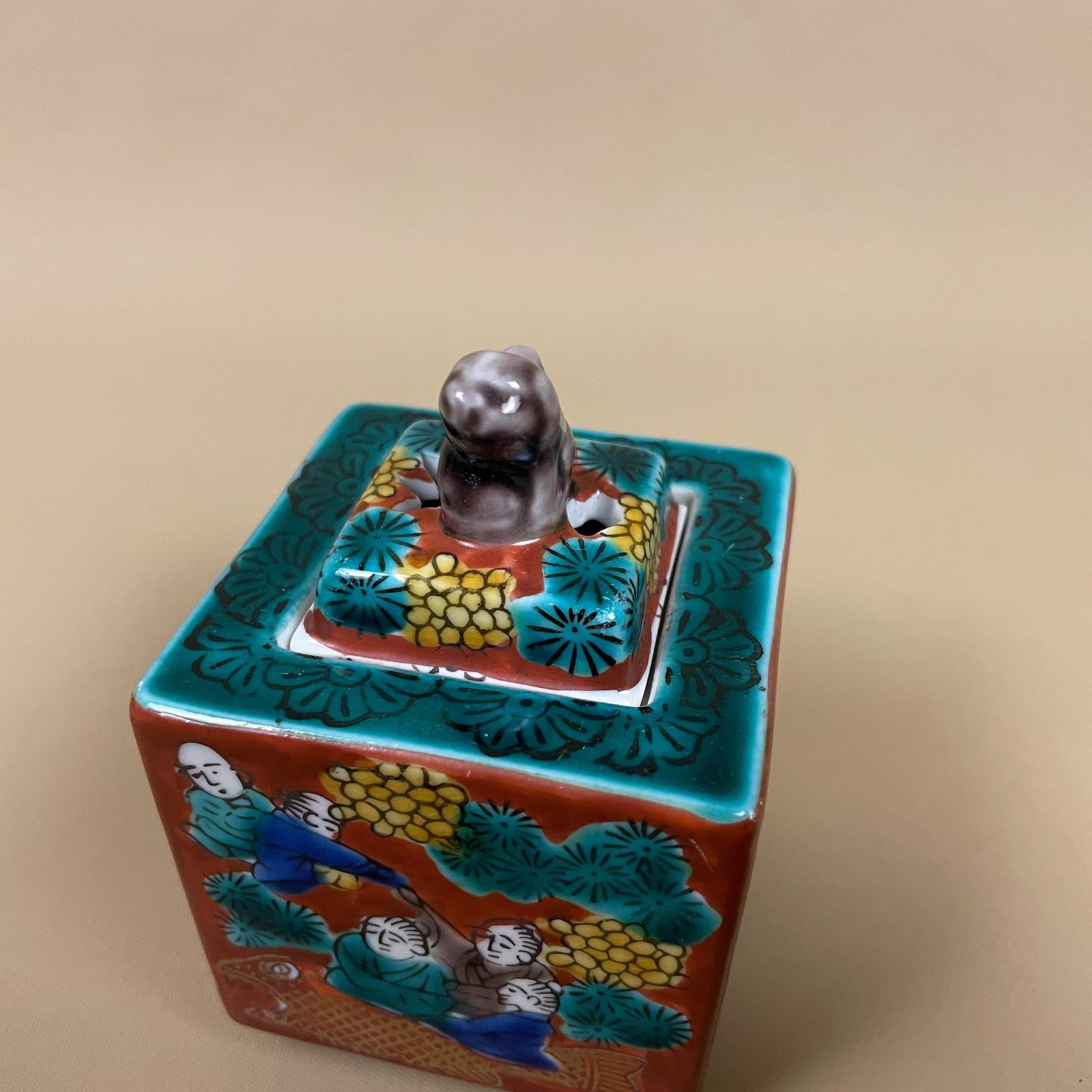 Oriental Japanese Ceramic Kutani Mumi Hand Painted Red Green Incense Burner Mini Figurine Vintage Old With Lid Very Small Decorative Tea Pot photo Home Decor