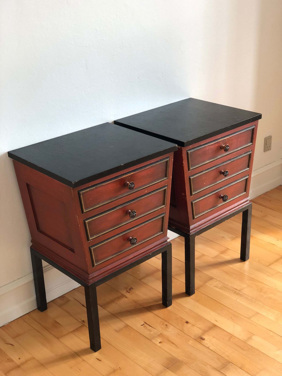 Pair Of Vintage Wooden Nightstands With Drawers photo 490.0