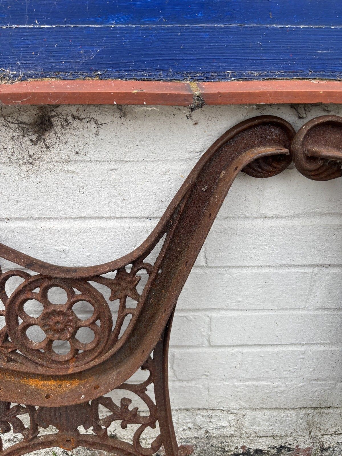 Vintage Cast Iron Bench Ends photo vinterior