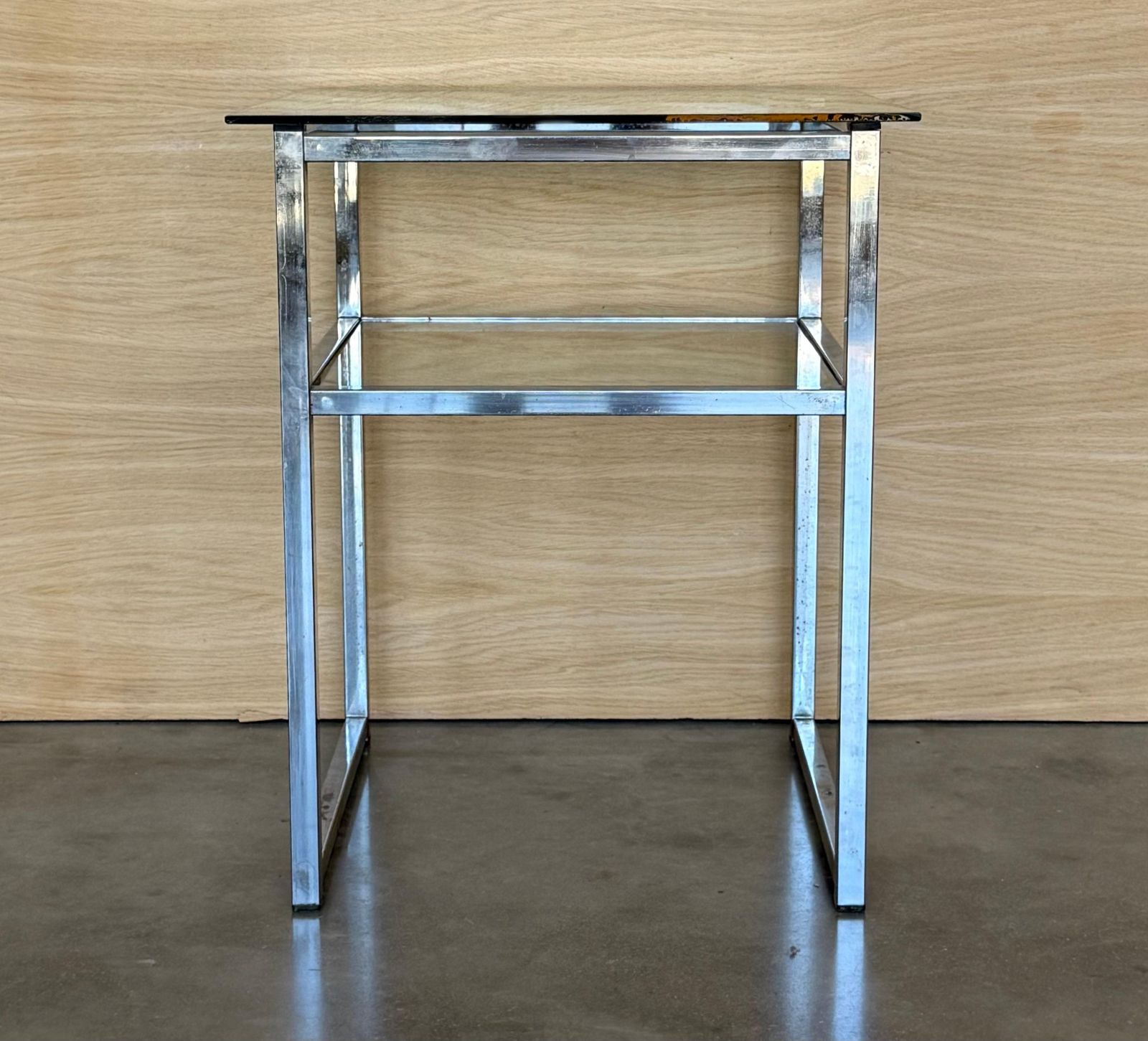 Paire de tables d'appoint italiennes mid-century modern en chrome, vers 1970 photo for sale
