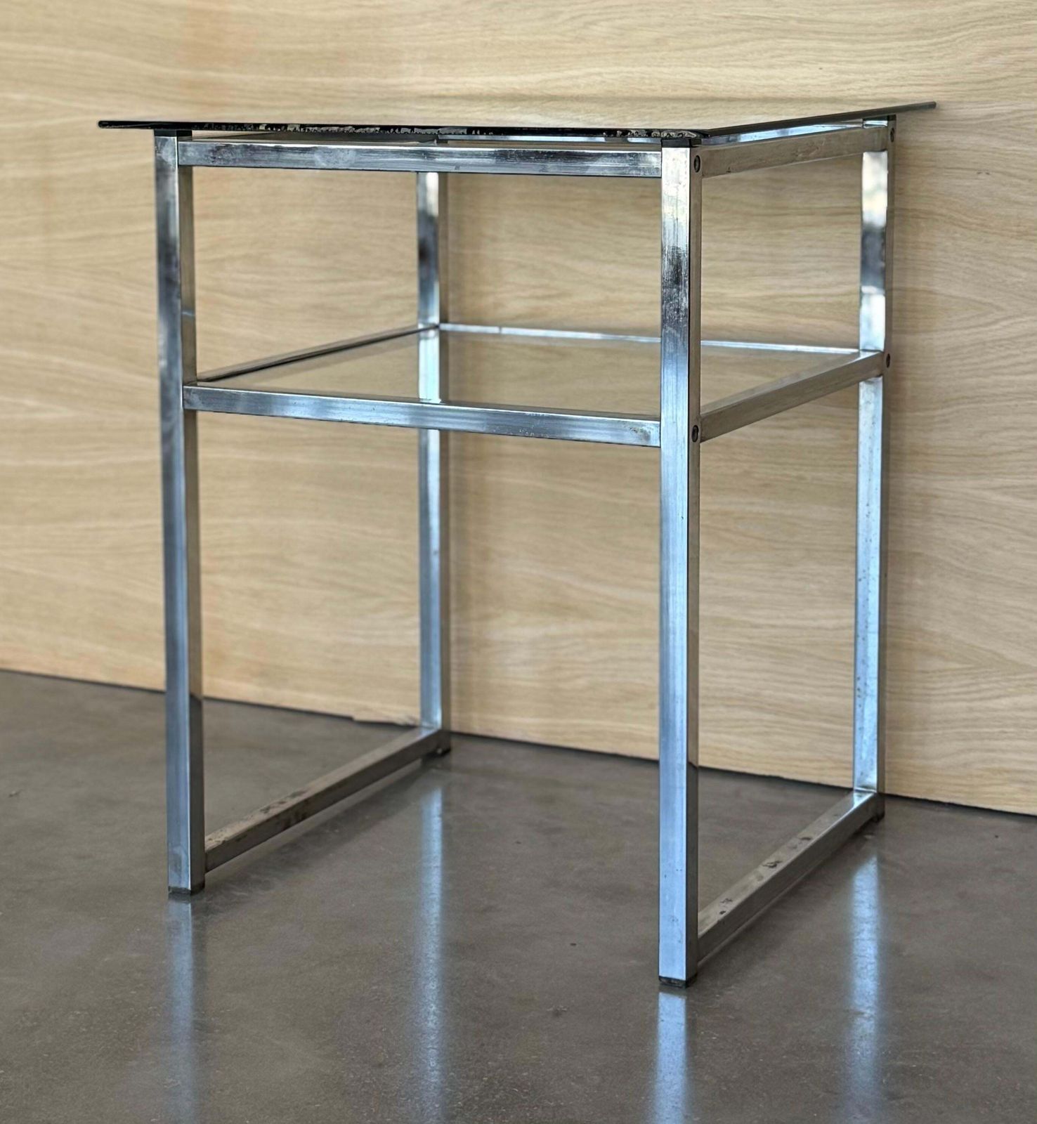 Paire de tables d'appoint italiennes mid-century modern en chrome, vers 1970 photo Mobilier