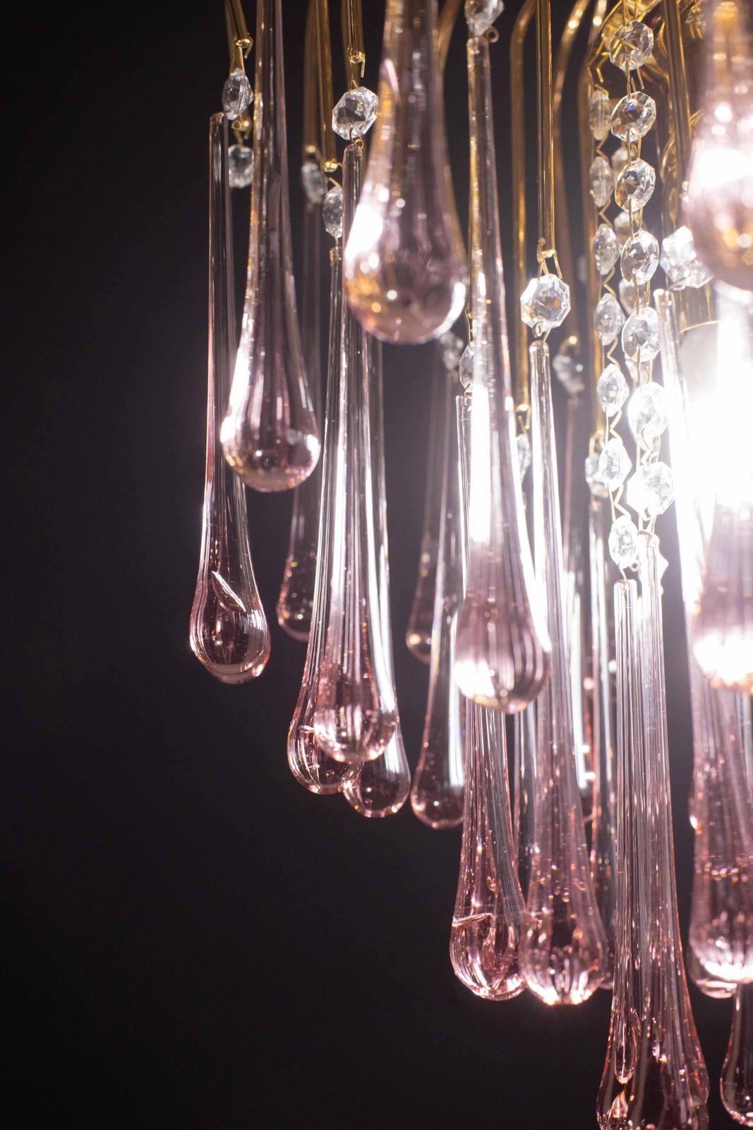 Lady Michelle, Large Size Pink Drops Murano Glass And Crystal Chandelier, 1980s photo vinterior