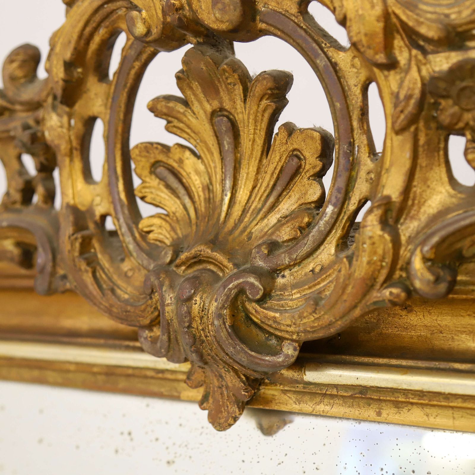 photo vinterior Elegant Louis Philippe Gilt Mirror  Timeless French Overmantle Accent