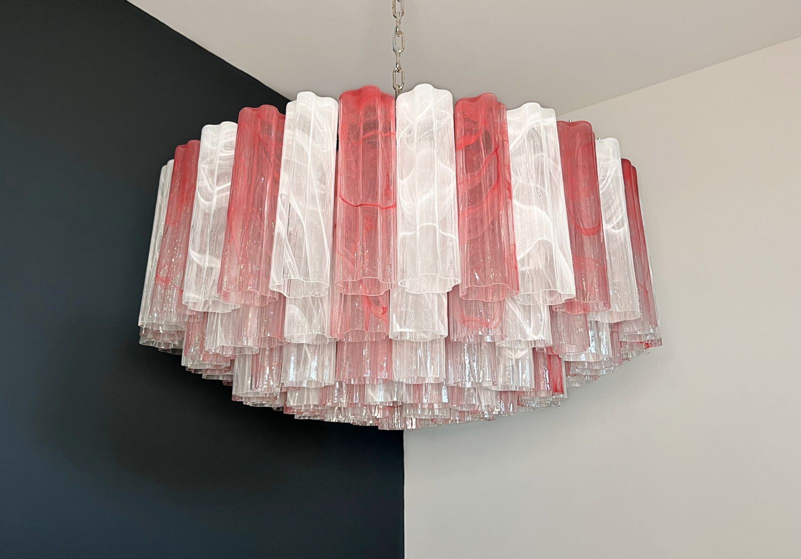 photo vinterior Large Murano Glass Chandelier  101 Pink And White Alabaster Glass Tube