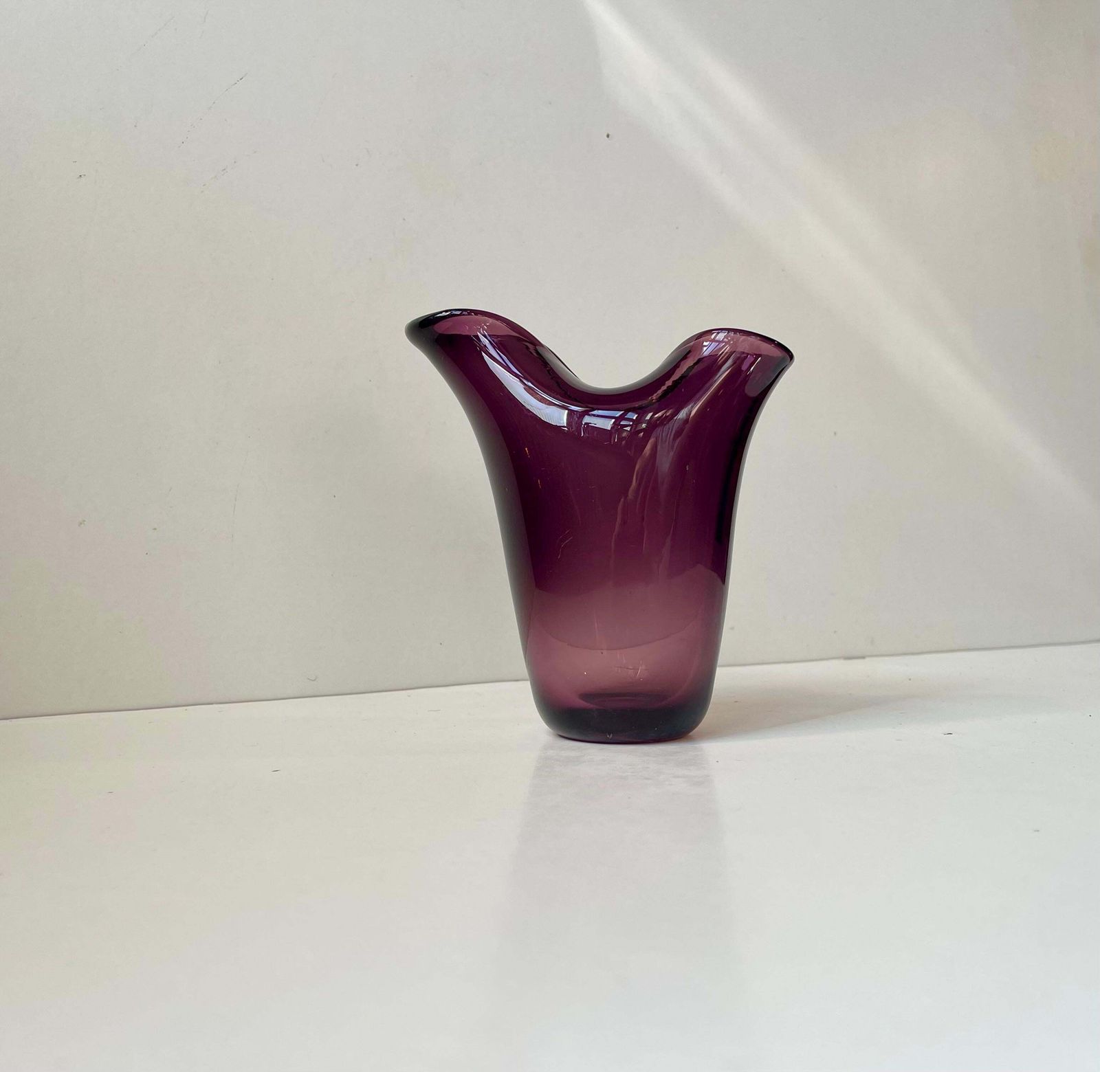 Murano Amethyst Glass Vase In The Style Of Fulvio Bianconi For Venini photo buy