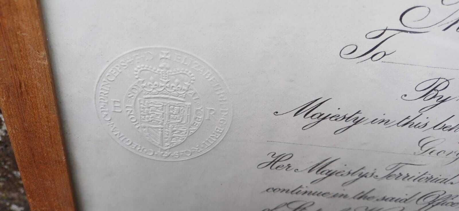 1957 British Army Warrant – George H. Singer Appointment As Territorial Army Officer, Original Military Document, Framed & Embossed photo vinterior