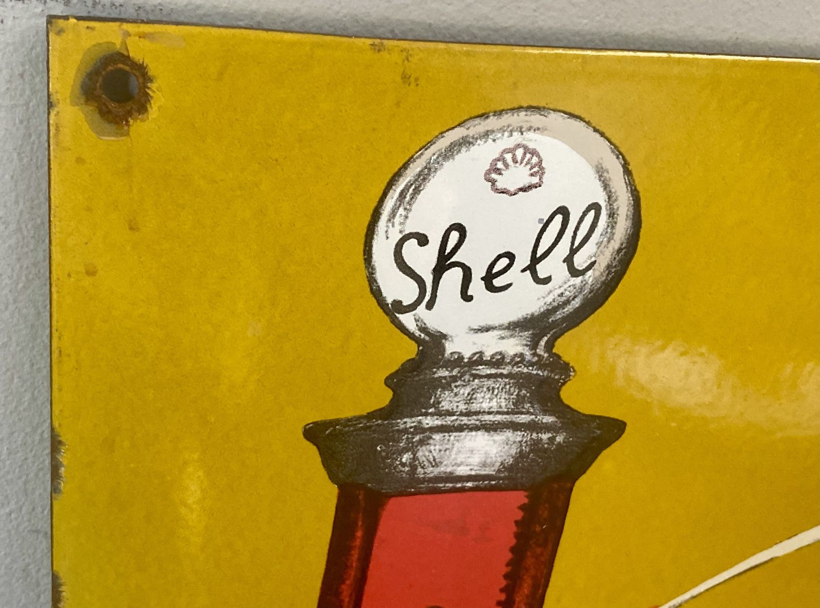 photo vintage Vintage Shell Benzin Auto Oil Large Enamel Metal Garage Sign Gas Petrol Station Dealership Dealer Royal Dutch Shell Bp Esso Benzole Huiles Car Art