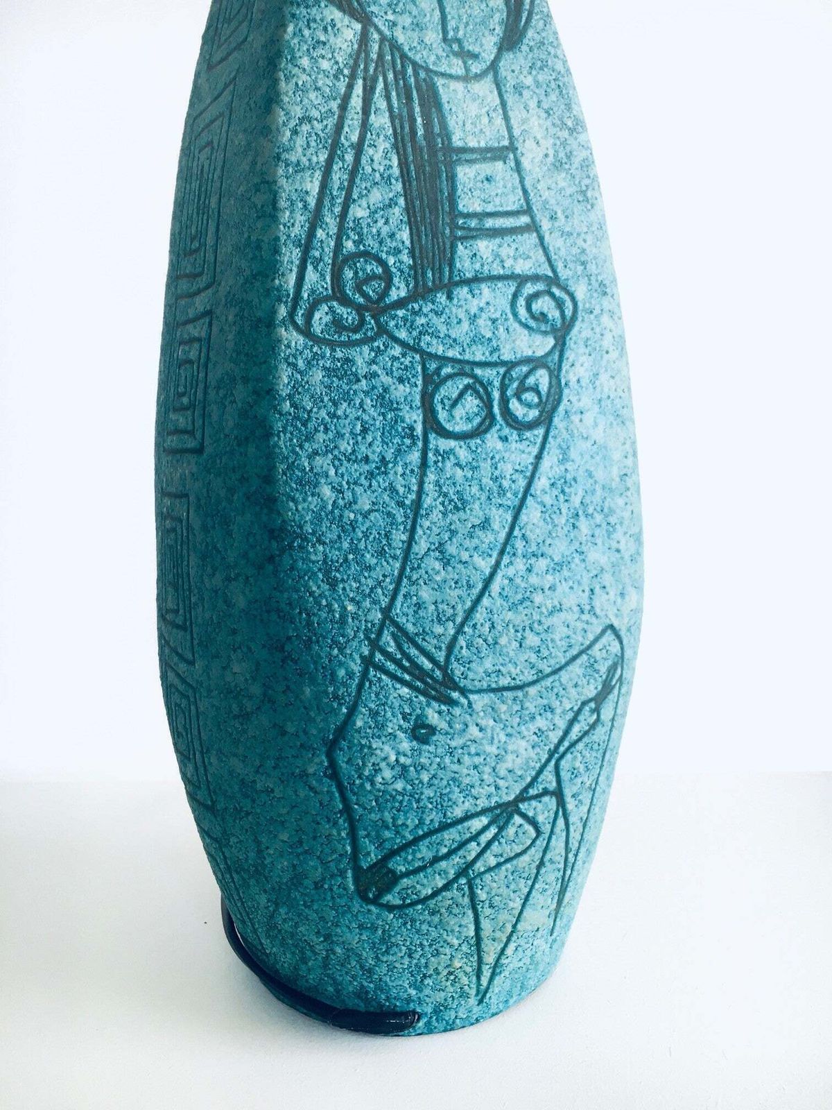 photo vintage Very Rare Art Ceramics Sgraffito Table Lamp By Alvino Bagni For Raymor, Italy 1960's