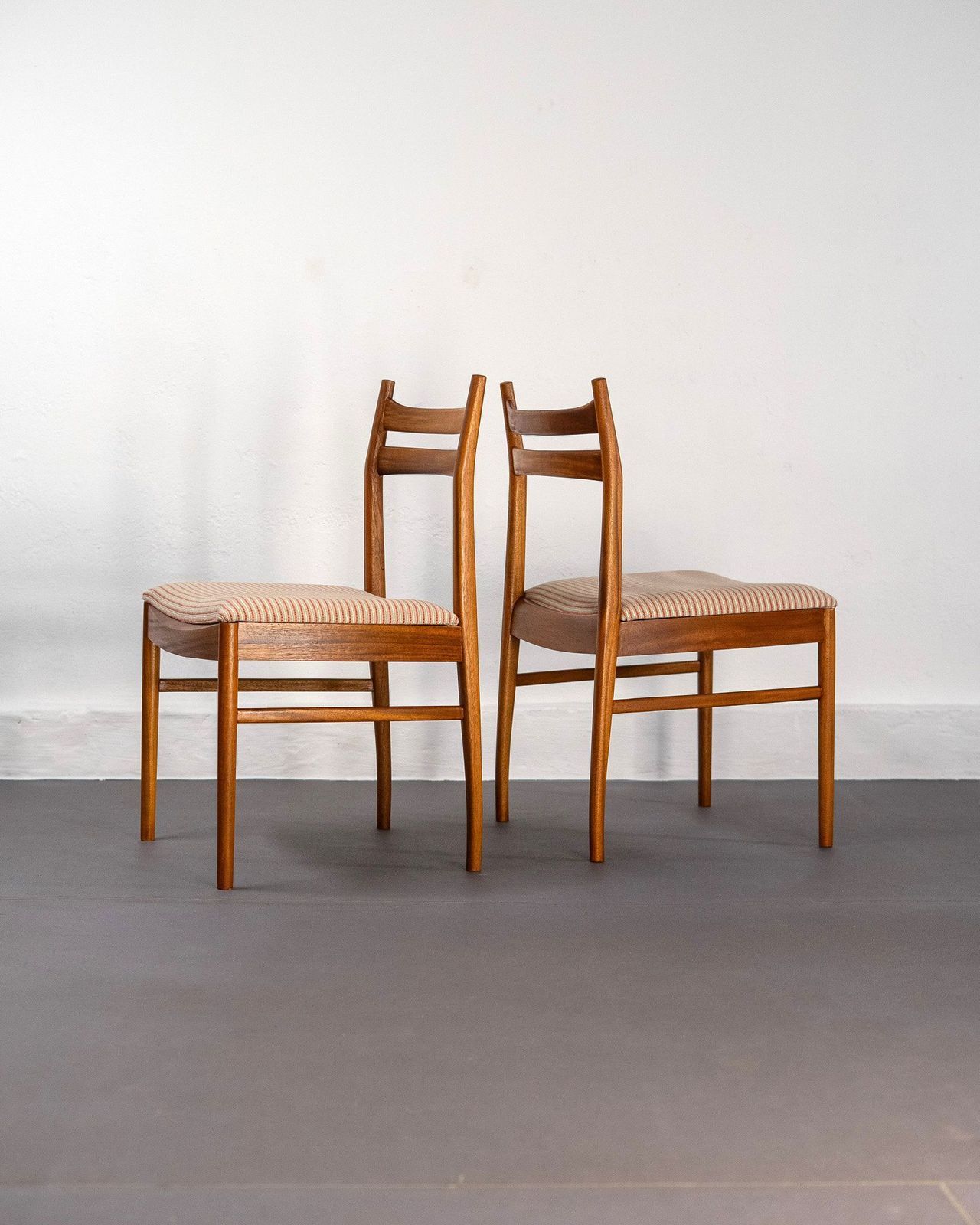 Set Of 6 Dining Chairs By McIntosh And Co Made Of Teak photo Furniture